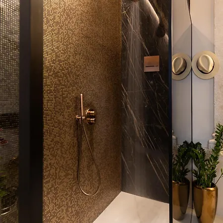 La E Bella Vi, Luxury In Old Town