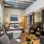 La E Bella Vi, Luxury In Old Town