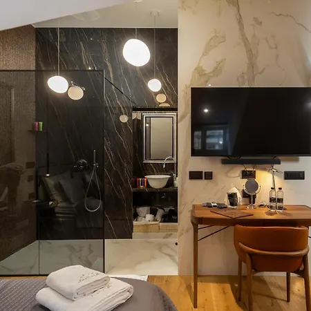 La E Bella Vi, Luxury In Old Town Ragusa