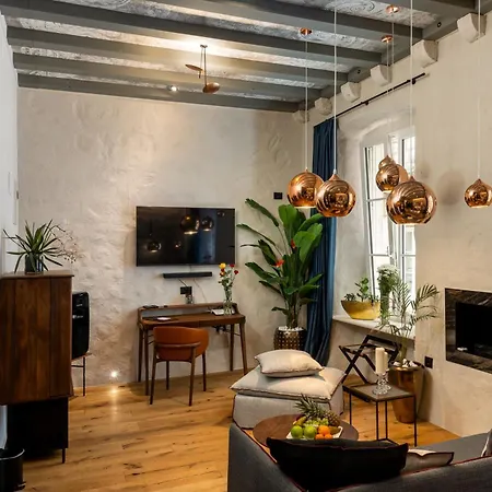 Appartamento La E Bella Vi, Luxury In Old Town