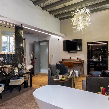 Apartment La E Bella Vi, Luxury In Old Town *