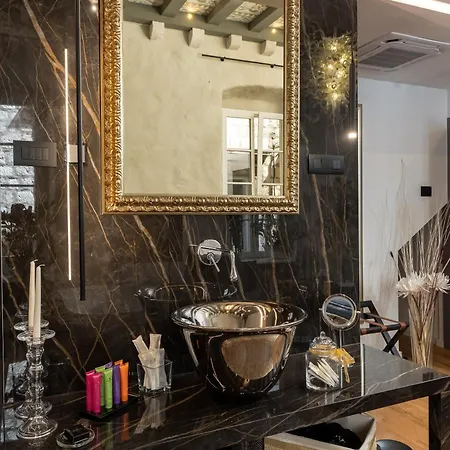 Appartamento La E Bella Vi, Luxury In Old Town