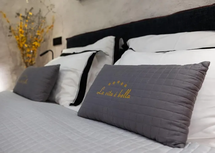 La E Bella Vi, Luxury In Old Town