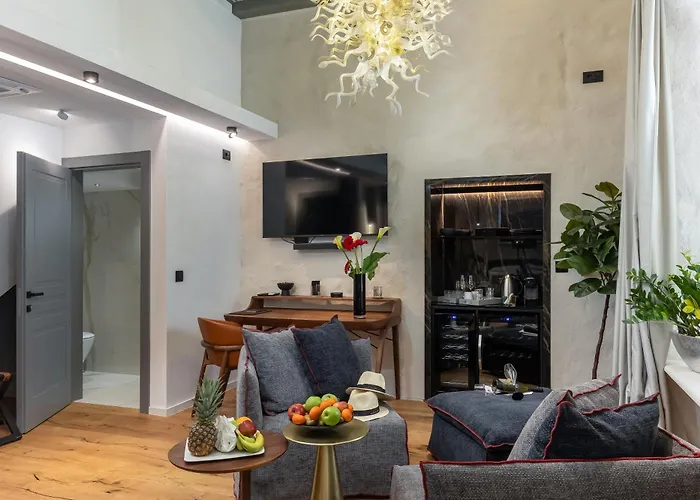 La E Bella Vi, Luxury In Old Town