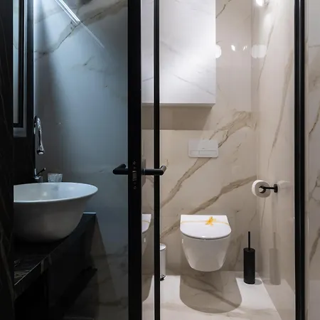 La E Bella Vi, Luxury In Old Town