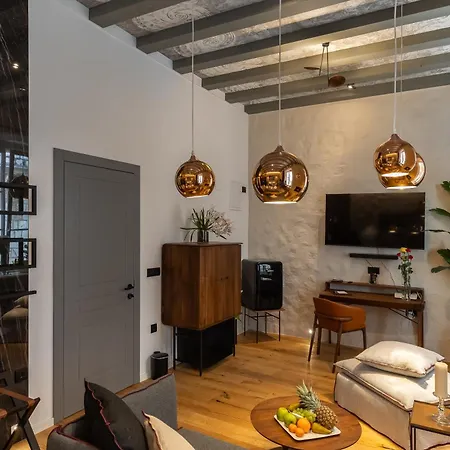 La E Bella Vi, Luxury In Old Town